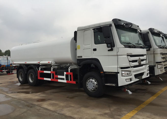 Вода тележки цистерны с водой 20CBM SINOTRUK HOWO LHD 6X4 брызгая ISO тележки танка