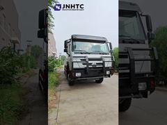 Самосвалы Sinotruk Howo 6x4 371 л.с. с краном 10 тонн, Сингапур, кран-манипулятор с телескопической стрелой