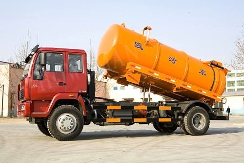 Передние оси тележки ХФ7 всасывания сточной трубы желтого цвета дизельные СИНОТРУКК 6М3