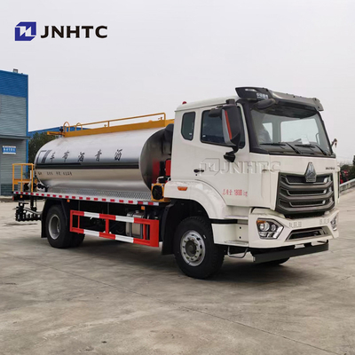 HOWO NX Асфальтораспыляющее оборудование грузовики 4X2 2206HP для продажи