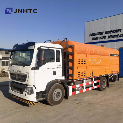 Управляемая тележка 4x2 спрейера асфальта HOWO A7 H5 8cbm умная