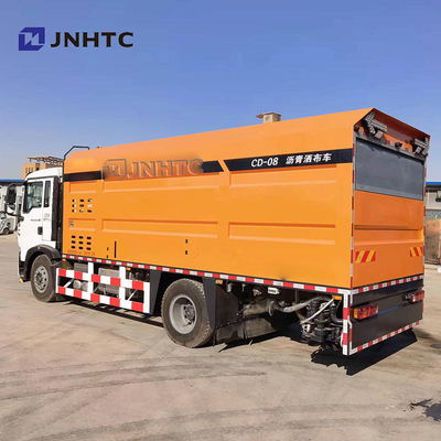 Управляемая тележка 4x2 спрейера асфальта HOWO A7 H5 8cbm умная