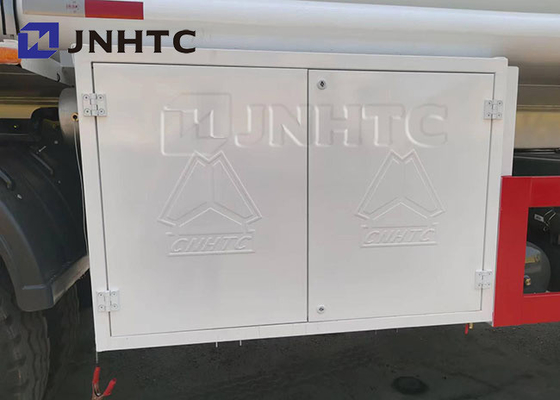дизельное топливо тележки нефтяного танкера 6x4 20000L 371Hp Sinotruk Howo