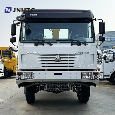 SINOTRUK HOWO Дизельный грузовой грузовик 4х4 6 колесный шасси с краном низкая цена