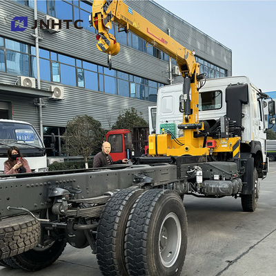SINOTRUK HOWO Дизельный грузовой грузовик 4х4 6 колесный шасси с краном низкая цена