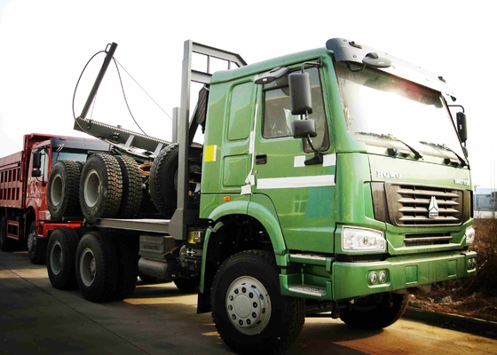 Правый управляя бренд Sinotruk Howo тележки несущей журнала 6*6 400l с любым цветом