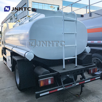 Sinotruk Howo Мини легкий нефтяной бак 4x2 3000L топливный танкер