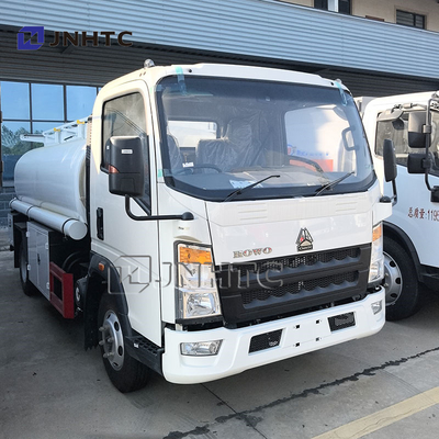 Sinotruk Howo Мини легкий нефтяной бак 4x2 3000L топливный танкер