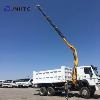 Самосвалы Sinotruk Howo 6x4 371 л.с. с краном 10 тонн, Сингапур, кран-манипулятор с телескопической стрелой
