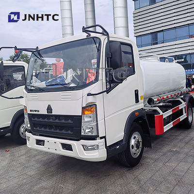 Легкий Sinotruk HOWO 4X2 5 куб. м. Автоцистерна для перевозки воды