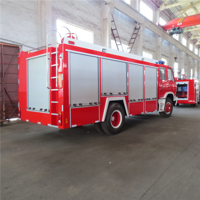 Красная тележка 140KW 5000L Dongfeng 4*2 противопожарная
