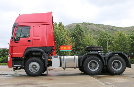 Красное Sinotruk Howo 6x4 Semi основное - тележка трактора Уилера тележки 10 двигателя