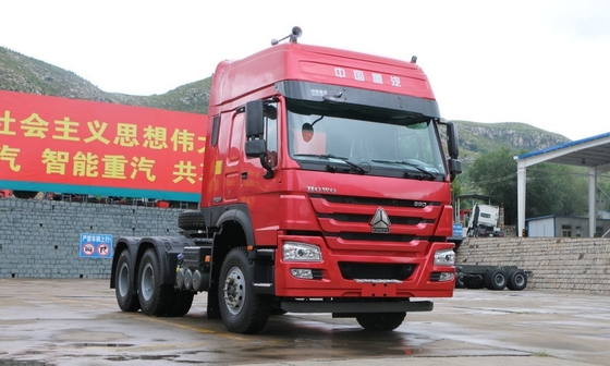 Красное Sinotruk Howo 6x4 Semi основное - тележка трактора Уилера тележки 10 двигателя