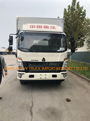 Реклама обязанности света SINOTRUK HOWO 4x2 перевозит электрический груз на грузовиках