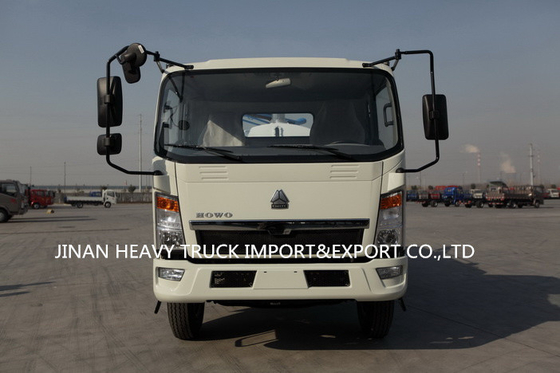 Фекальная тележка SINOTRUK всасывания вакуума нечистот собрания освещает Howo 5000 литров