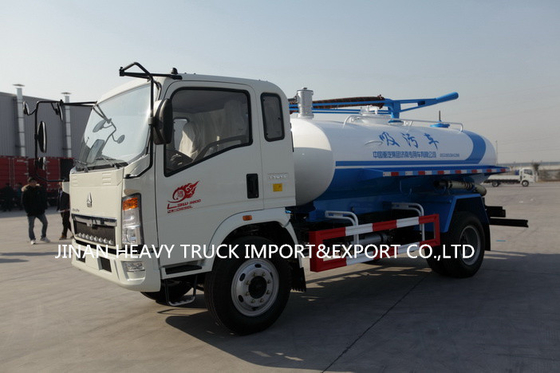 Фекальная тележка SINOTRUK всасывания вакуума нечистот собрания освещает Howo 5000 литров
