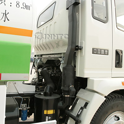 Тележка цистерны с водой 4x2 света SINOTRUK HOWO со спринклером 14m передним