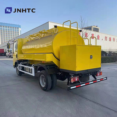 Обязанность света автоцистерны 4x2 топлива Sinotruk Howo 3000L 5000L дозаправляя