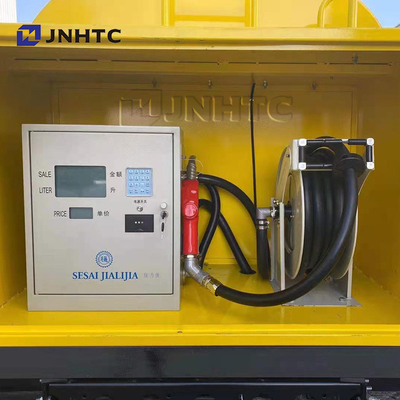 Обязанность света автоцистерны 4x2 топлива Sinotruk Howo 3000L 5000L дозаправляя
