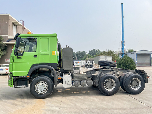 Euro2 LHD Sinotruk Howo 10 катит тележку прицепа для трактора 371 лошадиной силы 50 тонн