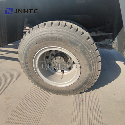 Белая тележка 4X4 HOWO военная для перехода солдата
